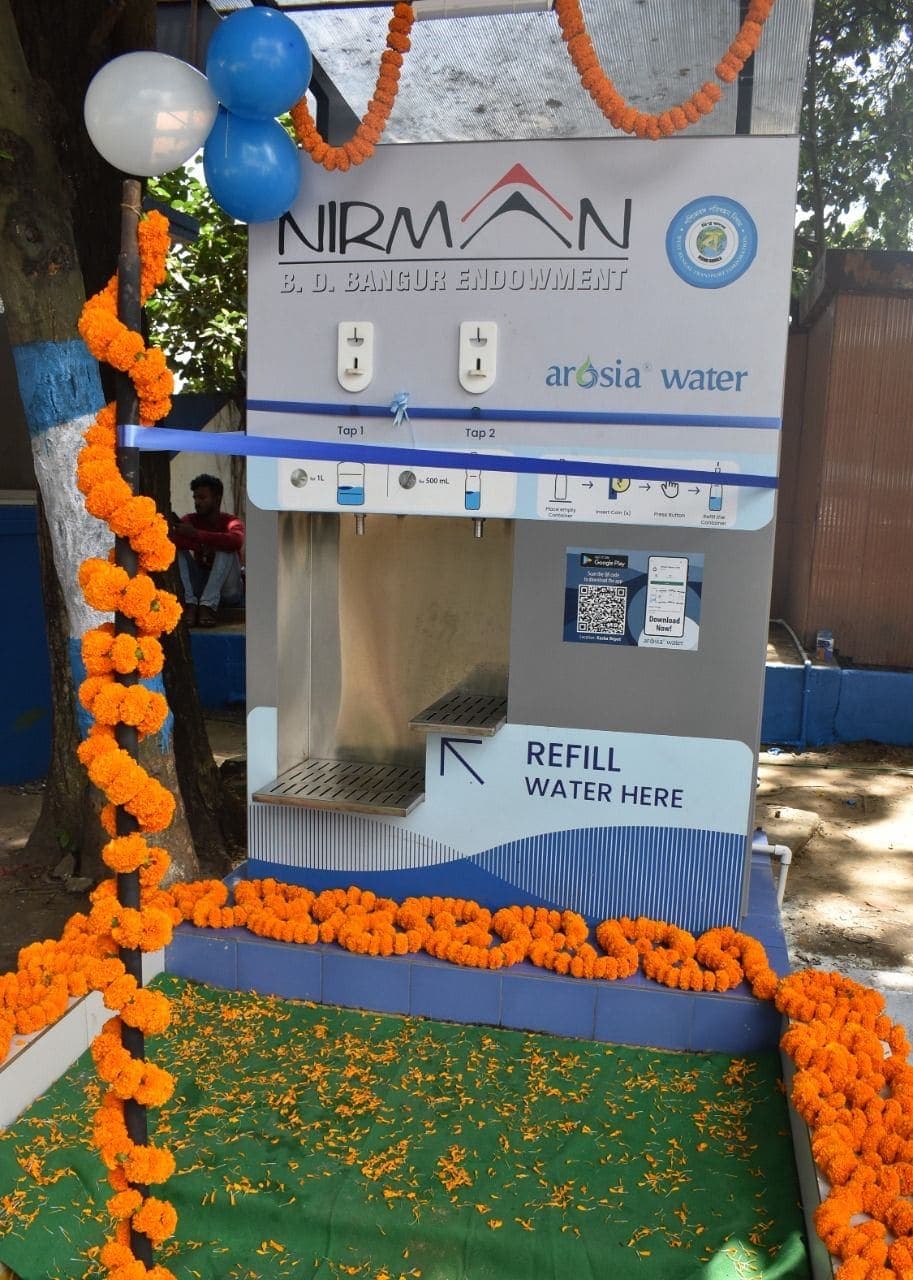 Arosia Water ATM at a bus depot in Kasba, Kolkata